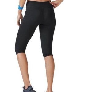 Fabletics Black Salar Powerhold Capris Activewear Bottoms-XL